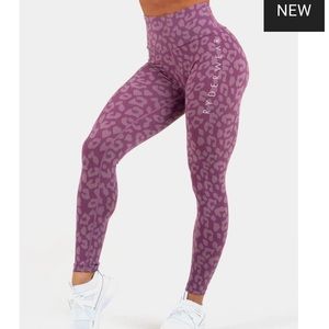 Ryderwear Scrunch Bum Leggings in Leopard Purple
